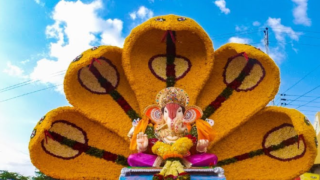 Manjunath Shintre Home Ganpati Picture 2016. View more pictures and videos  of Ganpa… | Decorating with pictures, Ganpati decoration design, Ganpati  decoration theme